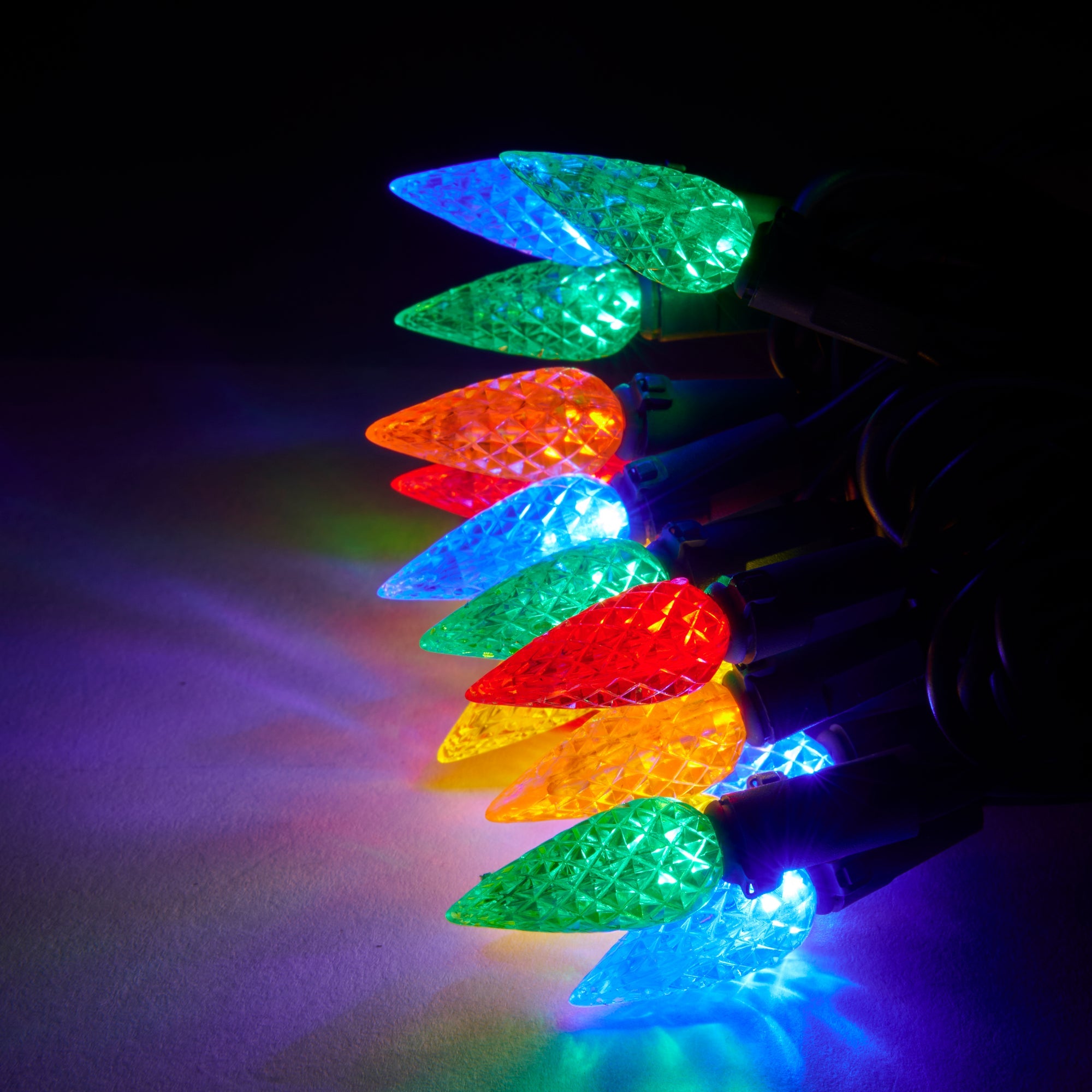 Guirlande de 40 ampoules C6 à DEL Danson Décor, multicolore – 2,48 m